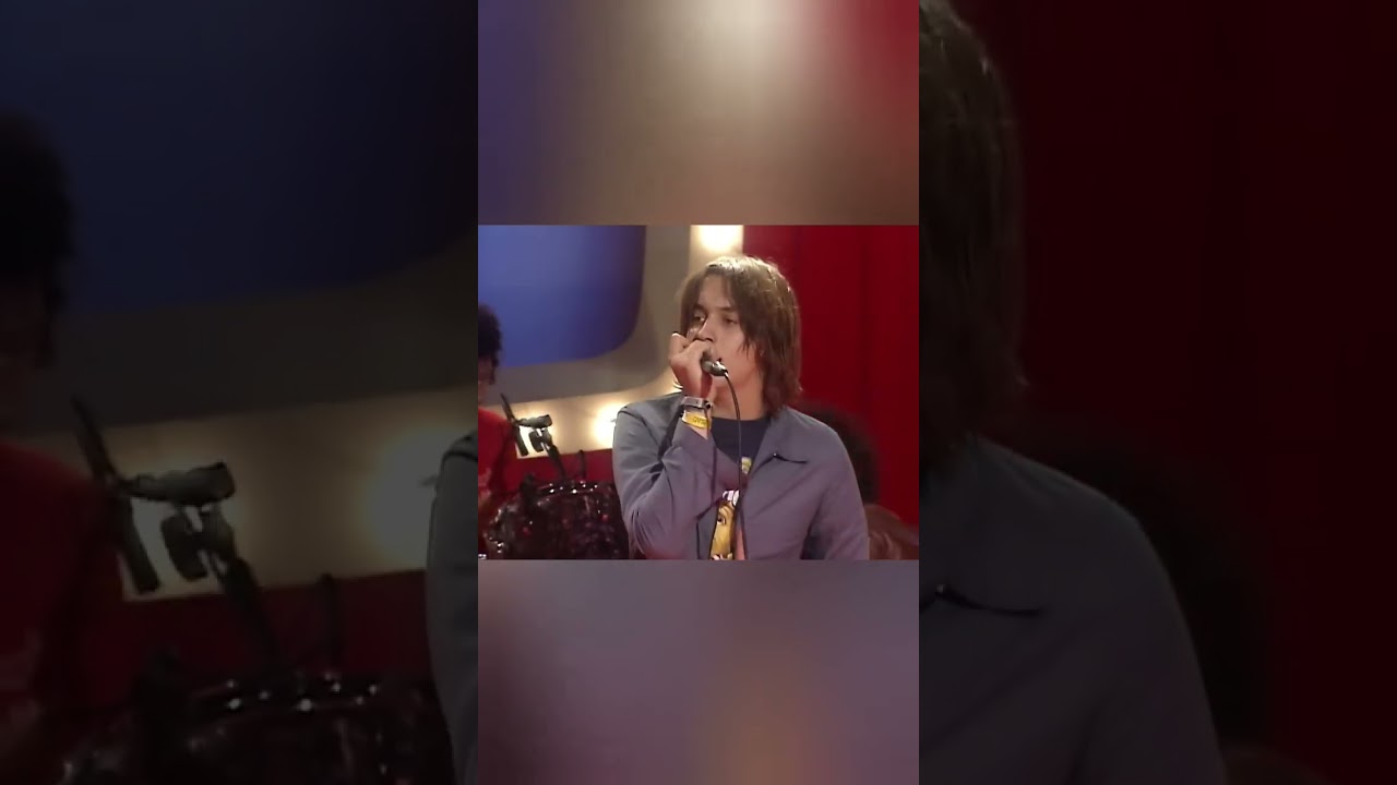 Julian decidiu cantar com autotune dnv 