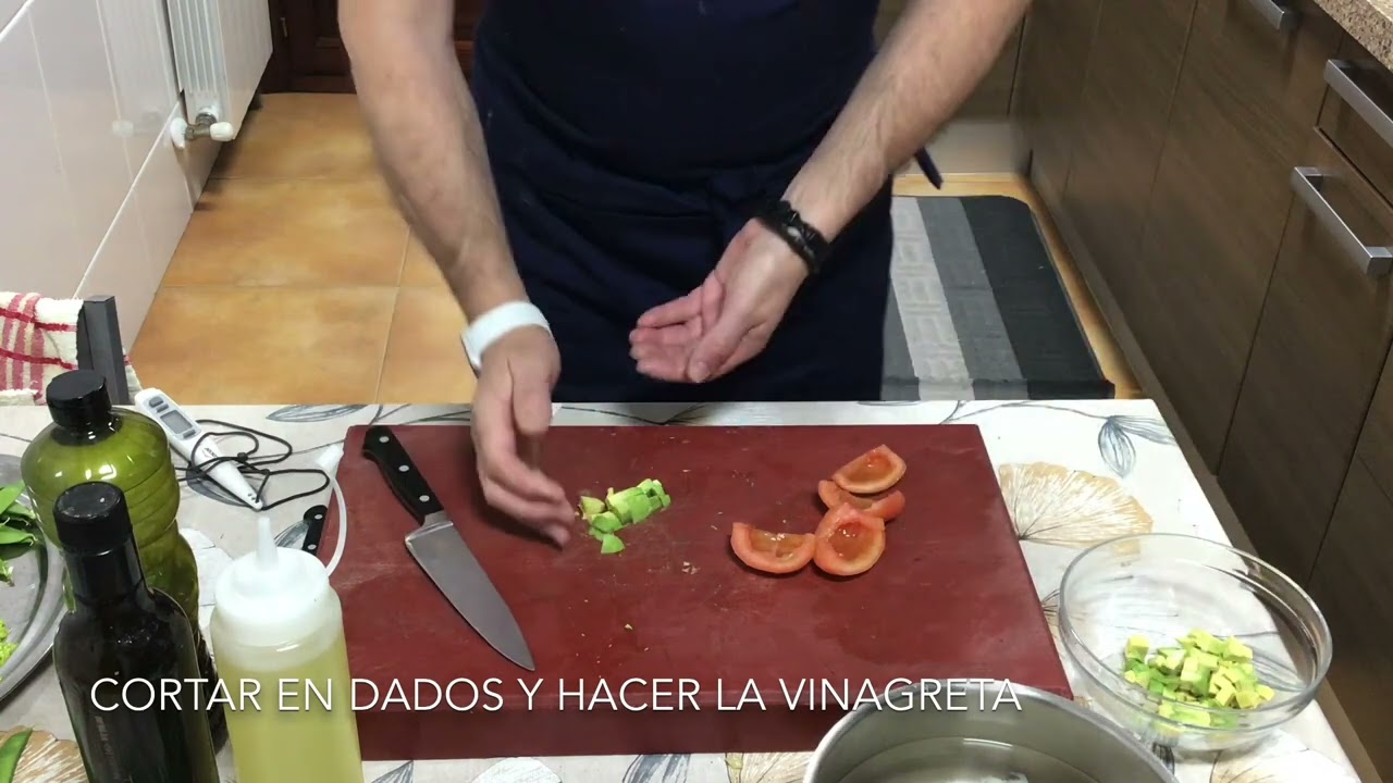 ENSALADA DE BACALAO ,MAHONESA DE CILANTRO Y GUISANTES LAGRIMA