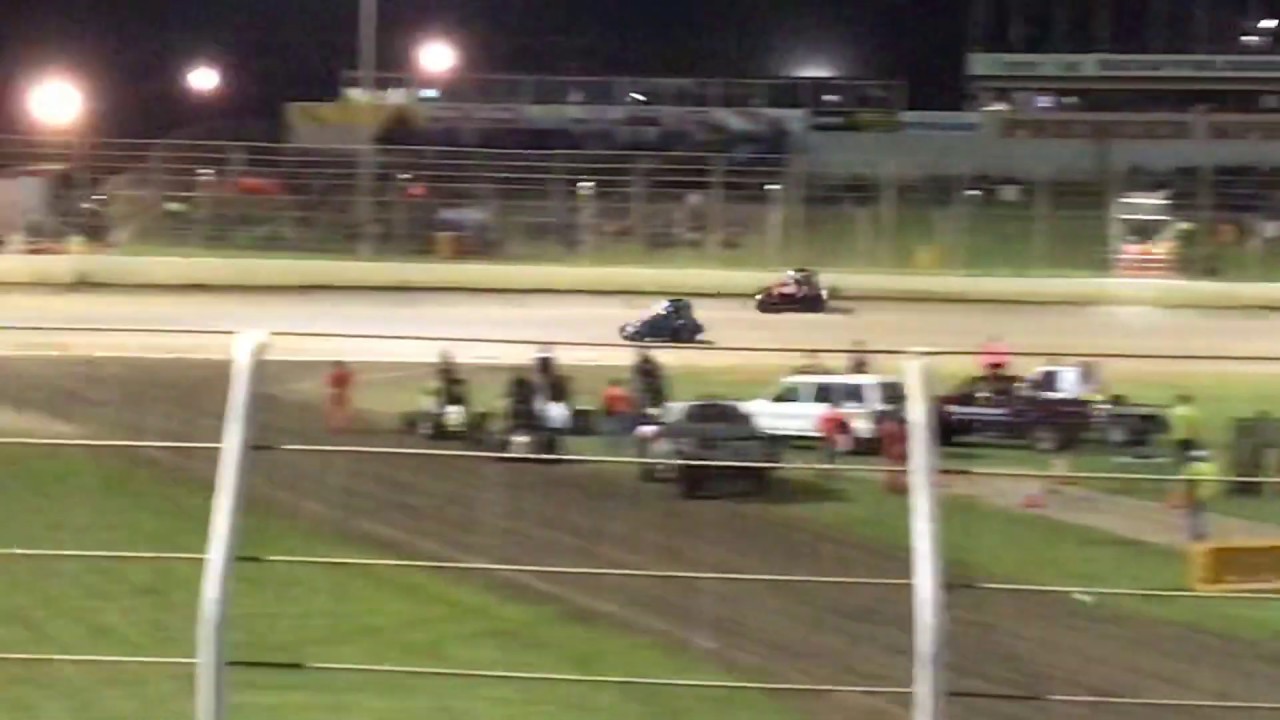 Incredible race between Michael Pickens and Carson Macedo!