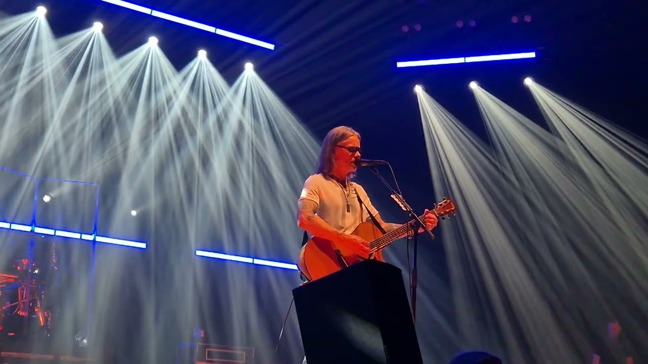 Wonderful  Life (snippet) & Watch Over You - Alter Bridge  @ Motorpoint Arena Nottingham 05/03/26