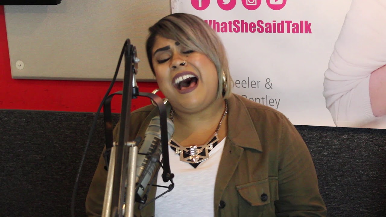 Indie-soul artist APHROSE performs 'Fire'