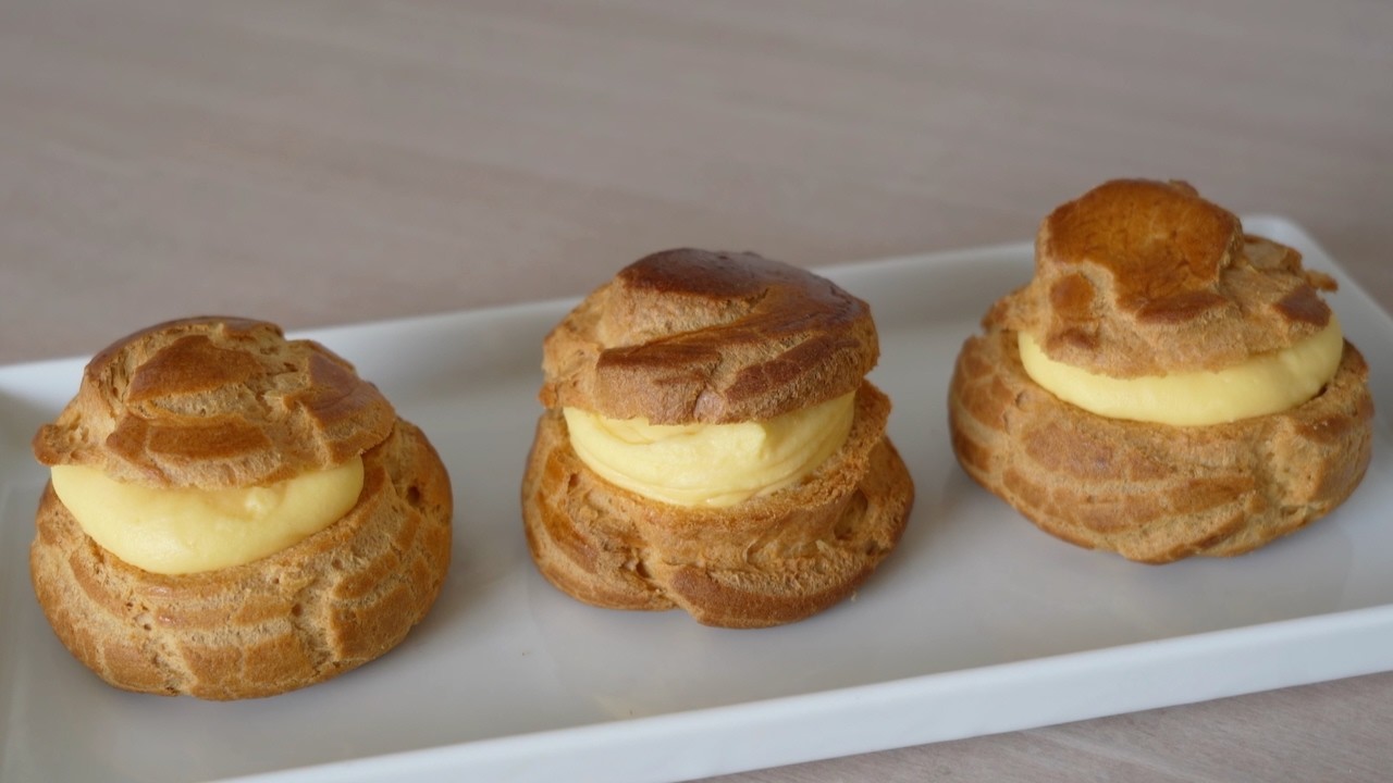 My daughter's first cream puffs 娘が初めて作ったシュークリーム
