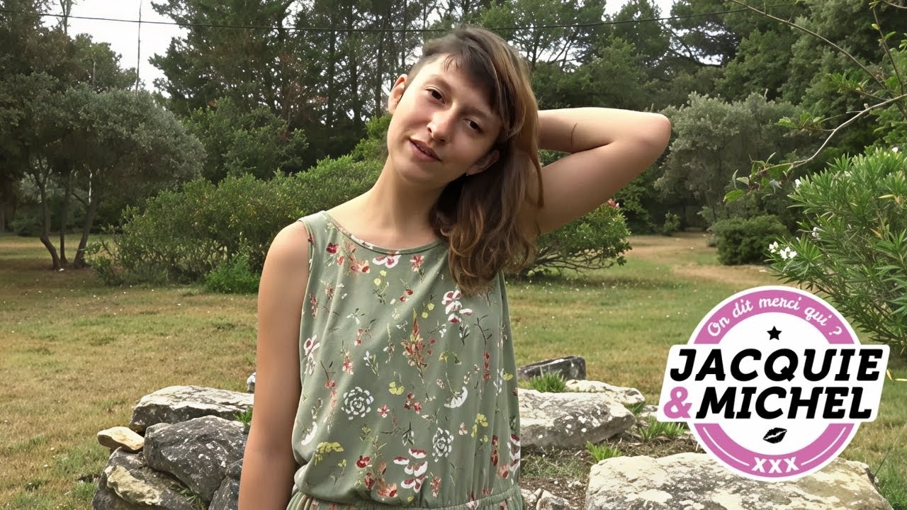 Cette étudiante vient pour se faire démolir par un black (elle était pas prête)