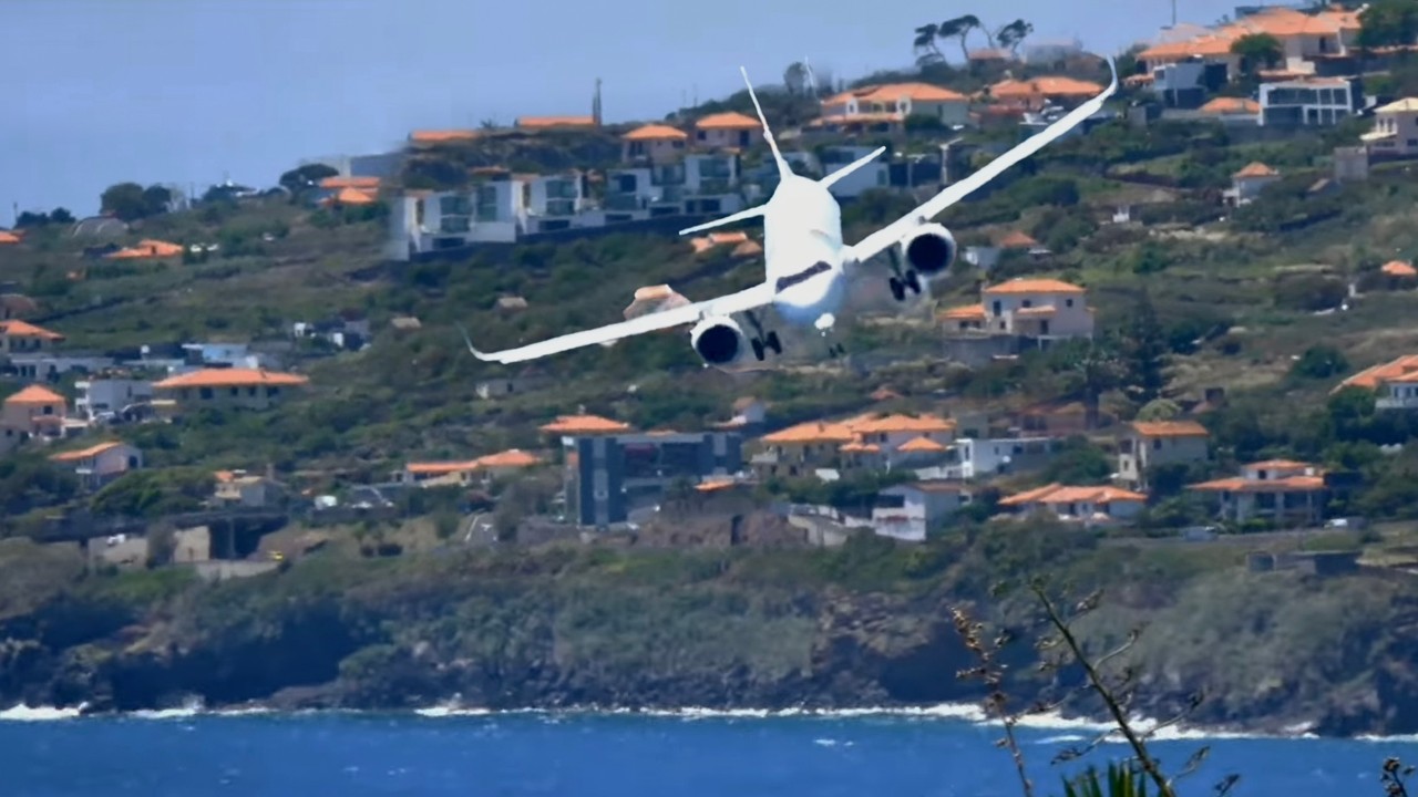 Pilot Refuses To Go Around