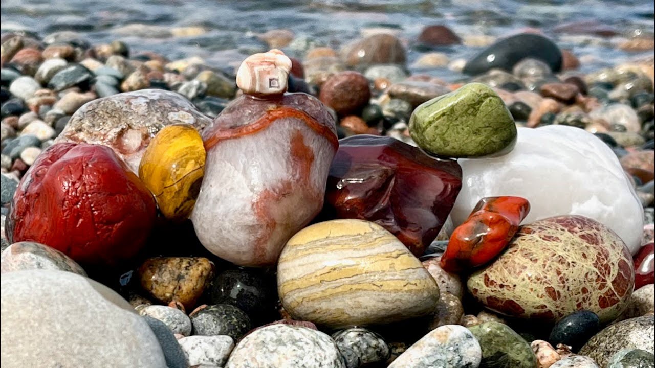 The Earliest We've Ever Hunted Rocks on Lake Superior