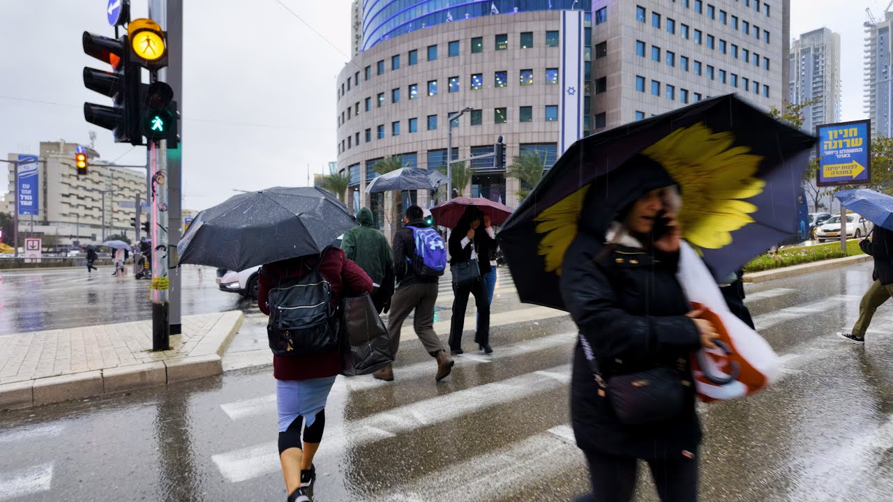 Virtual walk in Tel Aviv: a rainy day in Israel