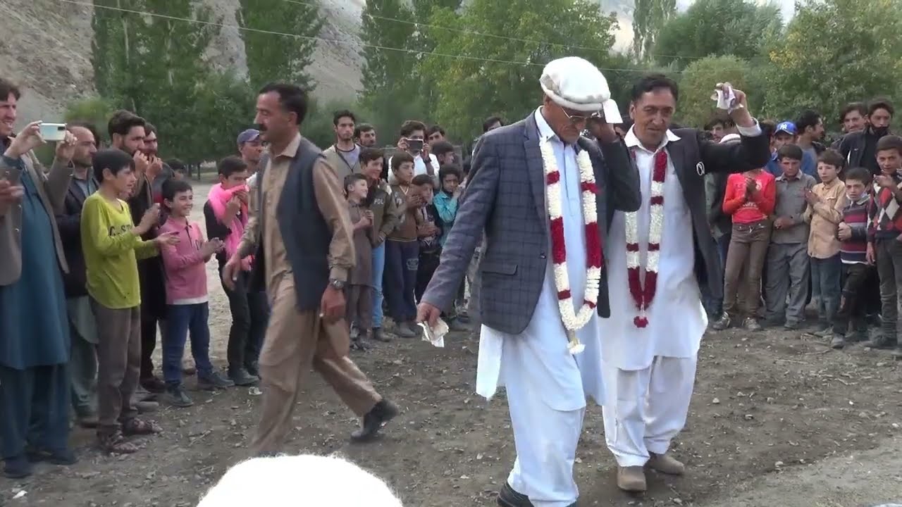 Cha-cha and Batija ka Hairankon Dance | Gohar baig k Dance ka sab he diwany hai