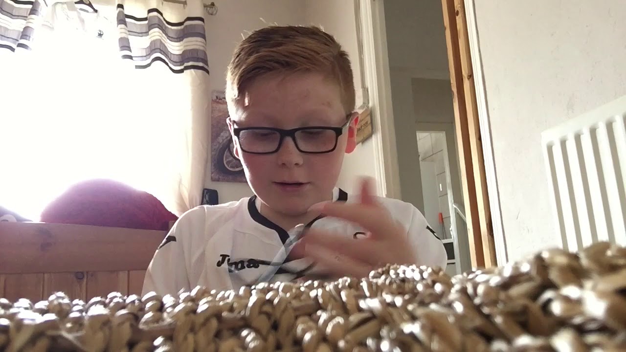 AFX Ultimate Gaming Firestar: MIC0I Microphone Unboxing