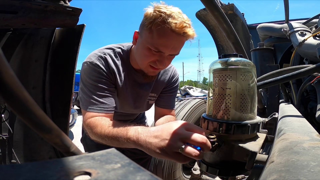 FIXING MY FUEL PROBLEM ON THE FREIGHTLINER CLASSIC