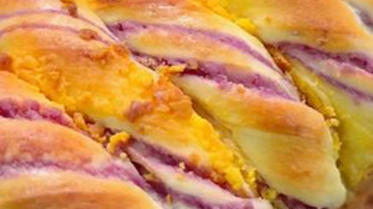 超好吃的「芋泥咸蛋黄吐司」详细教程！ #面包🍞 #吐司 #早餐吃什么 #吐司面包 #抖音美食推荐官