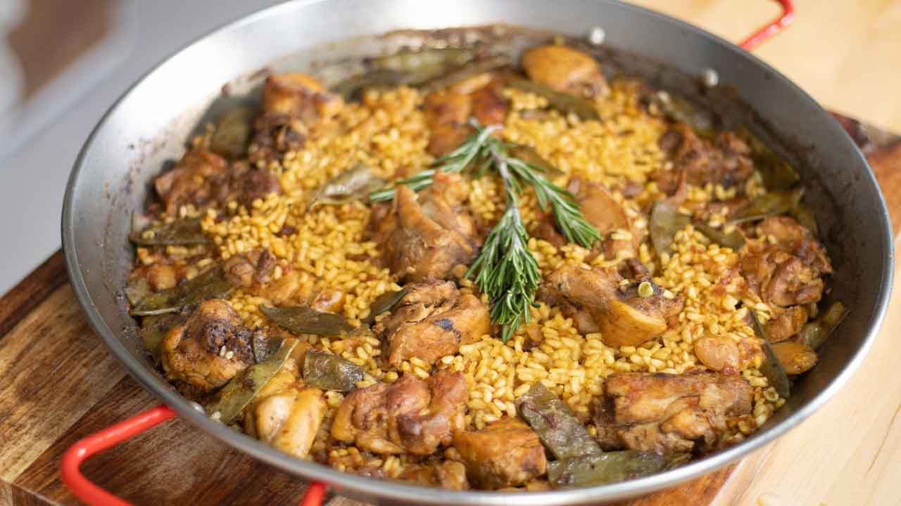 Easy Chicken Paella Recipe