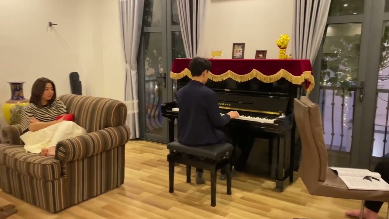 Chờ đợi thời khắc giao thừa 