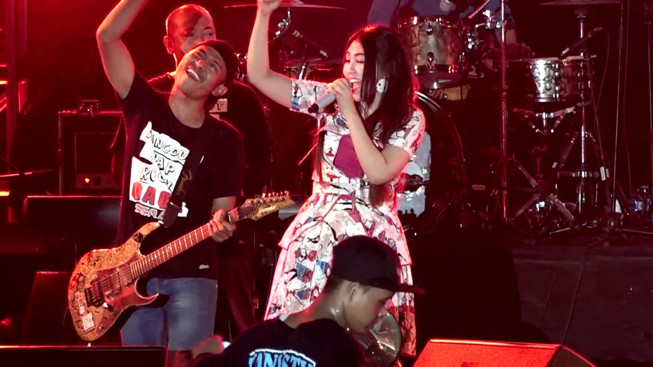 VIA VALLEN PIKIR KERI - O.M SERA  LIVE MUSIC LAP BRIGIF SIDOARJO