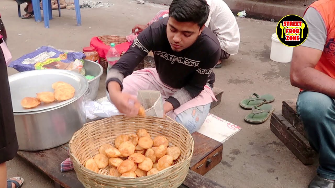5 Poori + Aloo Curry Rs 15 Only | Cheapest Poori  in Kolkata | Tiretta Bazaar | Kolkata Street Food