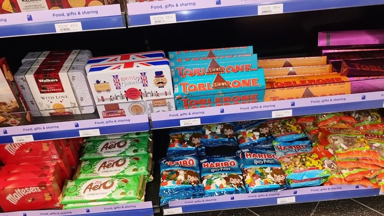 ARNOTTS & WH SMITH COME SWEET SNACK & CHOCOLATES SHOPPING WITH ME 