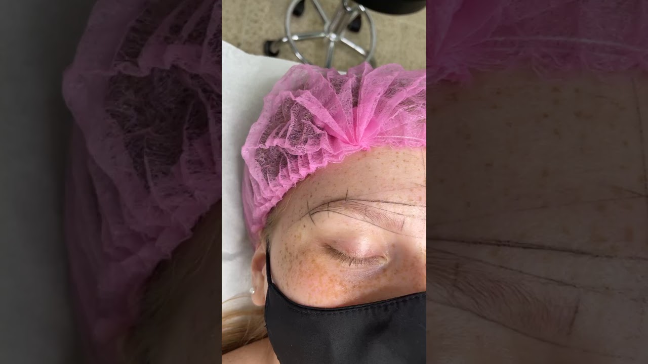 Proceso de Microblading en vivo