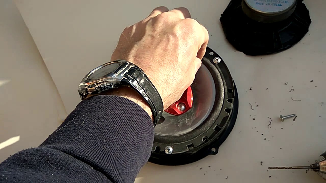 Ford Mondeo mk4 speaker change