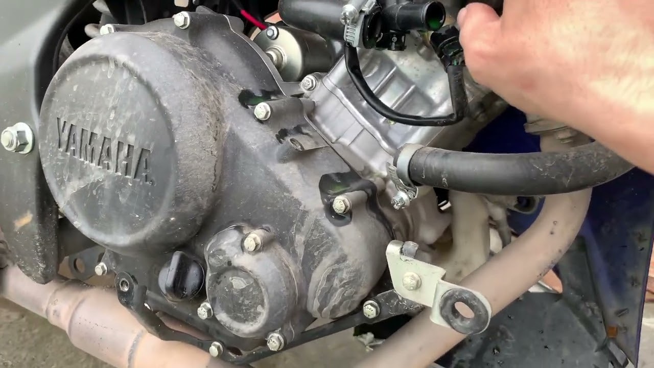Yamaha R15 v3 purgar sistema de agua y revisión de motoventilador