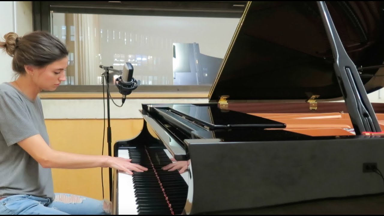 Killing me softly with his song
