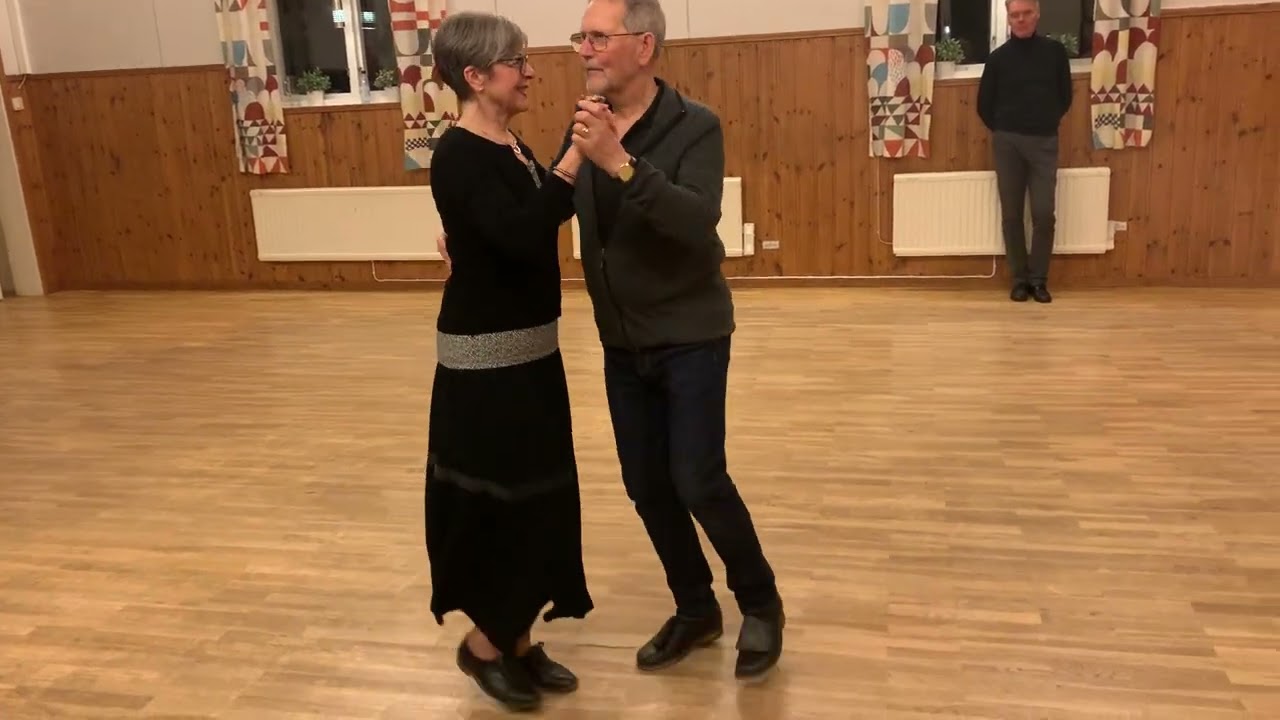 8  Schottis nr 2 efter Erik Björkman
