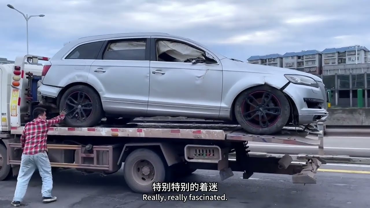 Repair and restore a Audi Q7 soaked in water