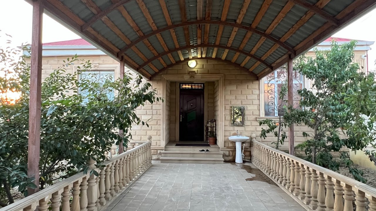 4 sotda 4 otaqli ev cemi 65000 AZN tecili satisdir zeng edin 📲055-814-04-66 Gulnar xanim