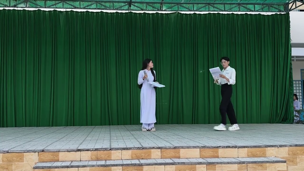 Thi dưới cờ lớp 11A9