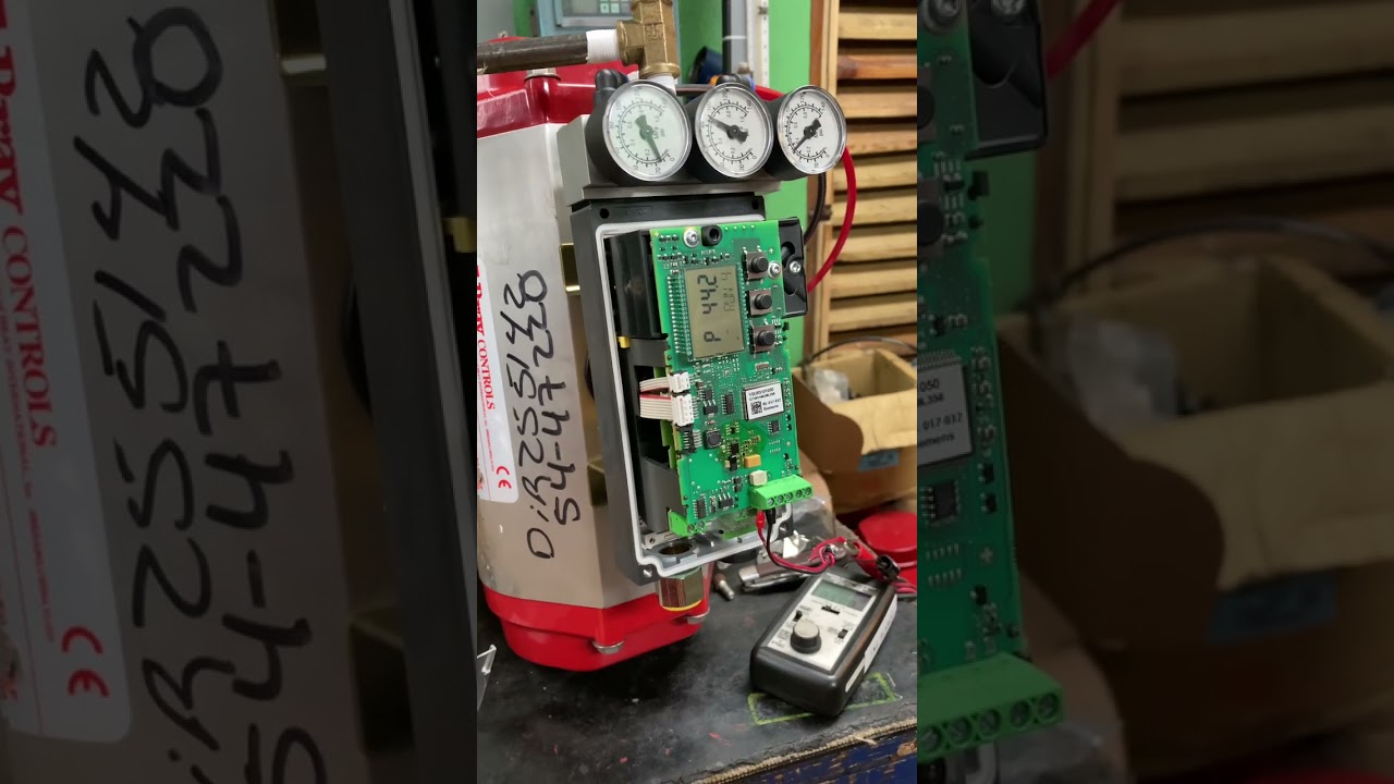 Factory Reset y calibración de posicionador bray serie 6A en actuador neumático Bray.