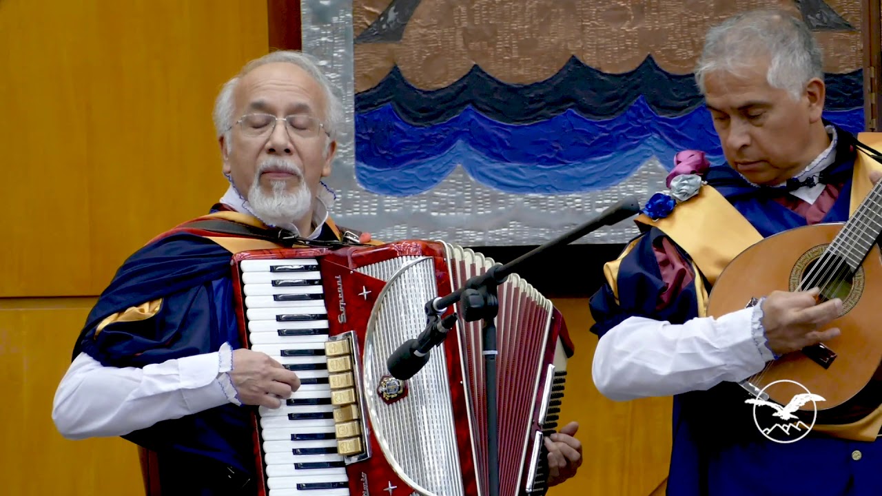 Recital de la Tuna cuencana, en la Andina