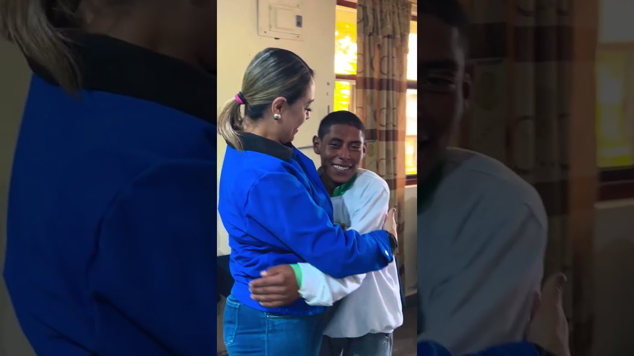 LUCIA POSSO APADRINA A CENTAVITO