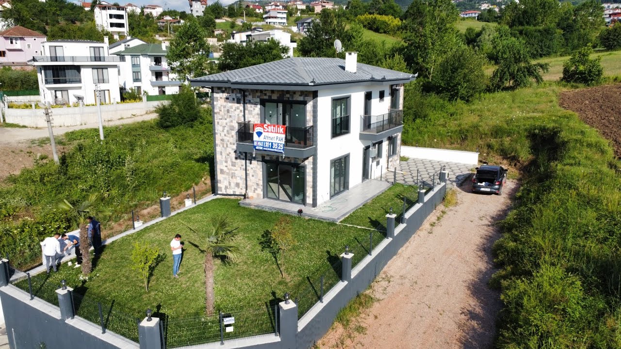 300 metrekare satılık müstakil villa 426 metrekare arsa üzerinde 6+1 Kocaeli Başiskele Bahçecik