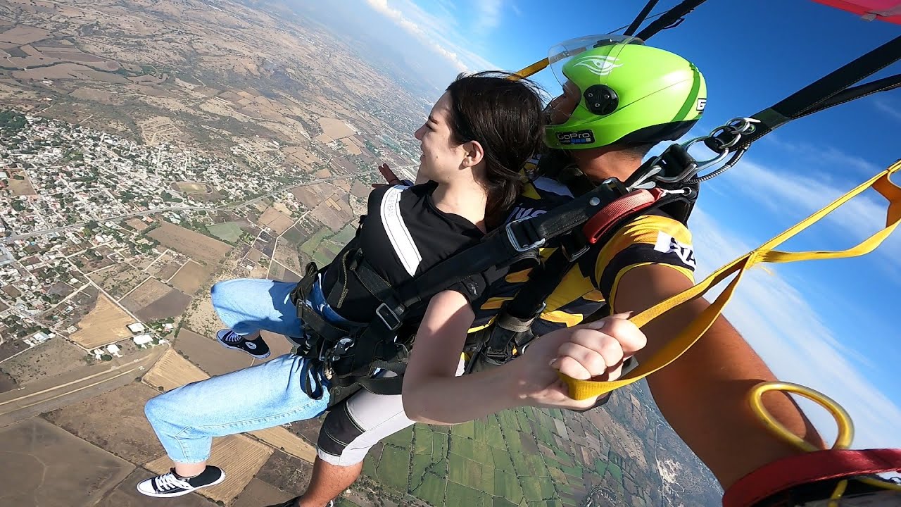 ¡MI PRIMER SALTO EN PARACAÍDAS! SKYDIVE TEQUES | NIKOLINA