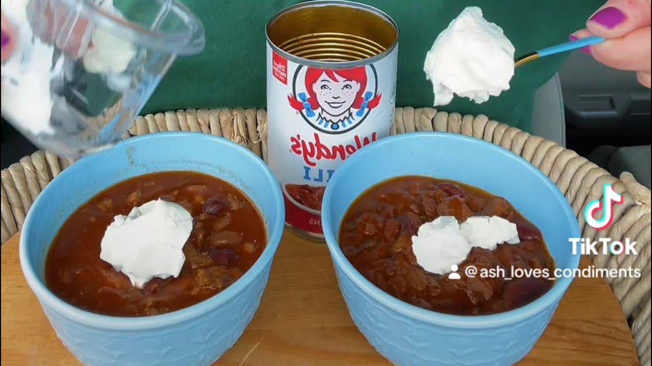 You can now buy Wendy’s chili in stores, BUT does it taste the same?? ￼#foodreviews #mukbang #viral