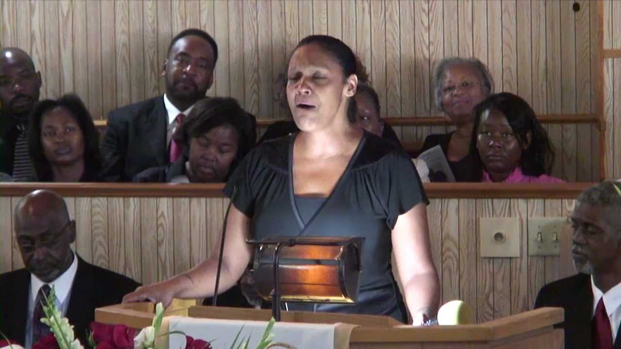 Julie McKnight sings 