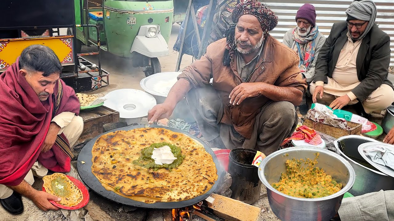 Famous Saag Aloo Paratha Street Food Lahore | Madad Ali Saag Paratha Nashta | Lahori Street Food