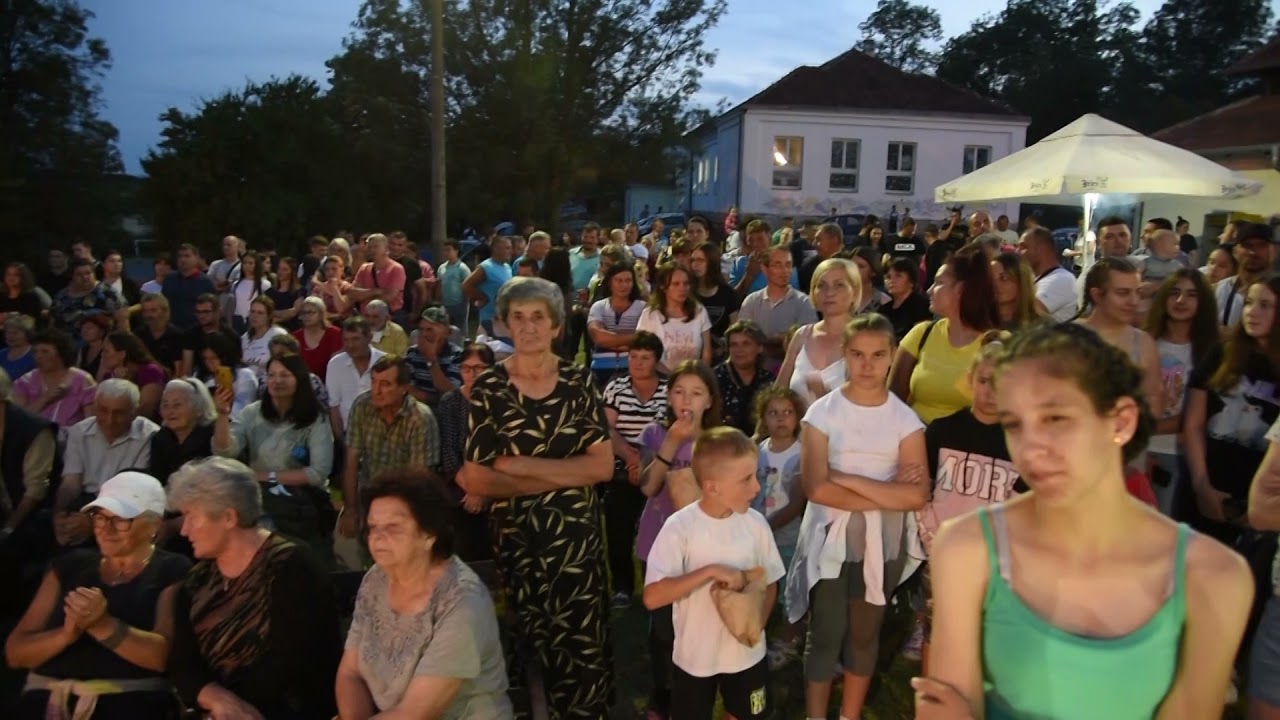Atmosfera i pesme Jelene Petrović u Rabrovcu