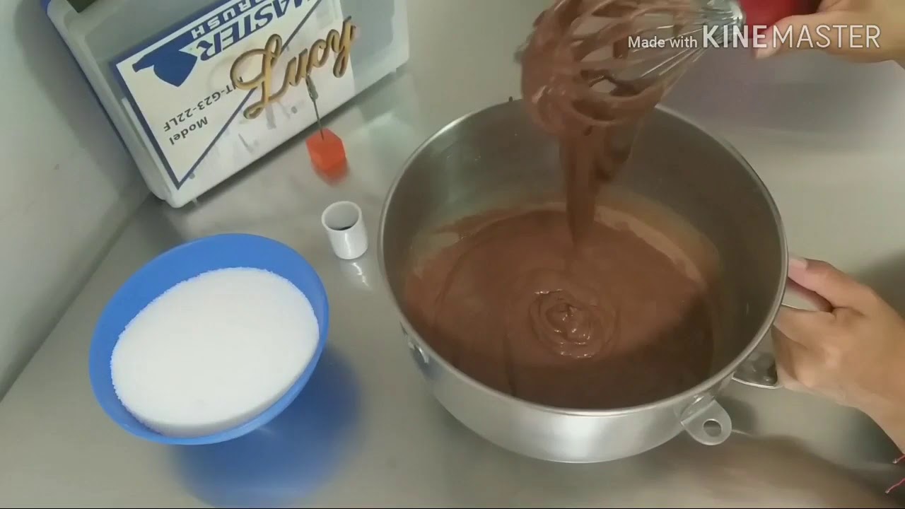 Queque de chocolate súper esponjoso, húmedo y delicioso, receta en tazas