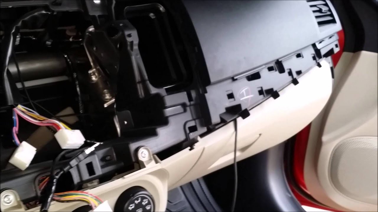 Mitsubishi Lancer EX dashboard removal and usb
