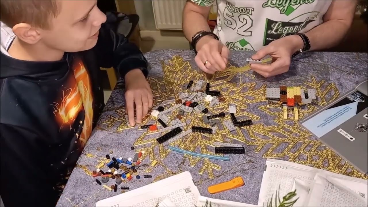 Budujemy Sokoła Millennium z klocków LEGO cz.1