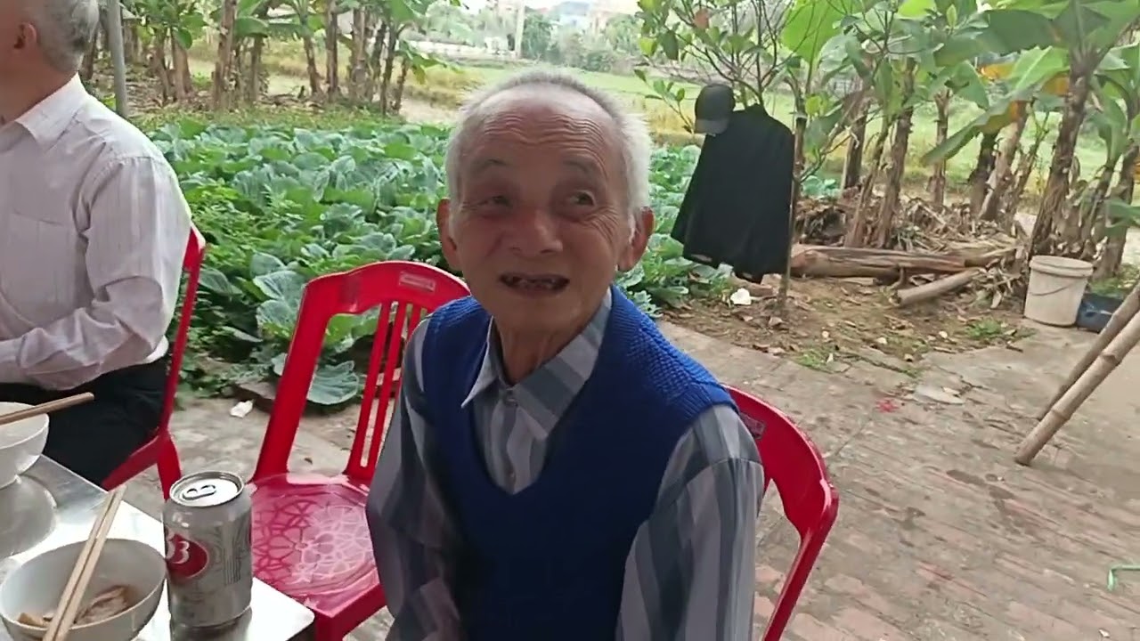 Bữa cơm ngày mồng 1 Tết Bính Ngọ tại nhà Nội. 