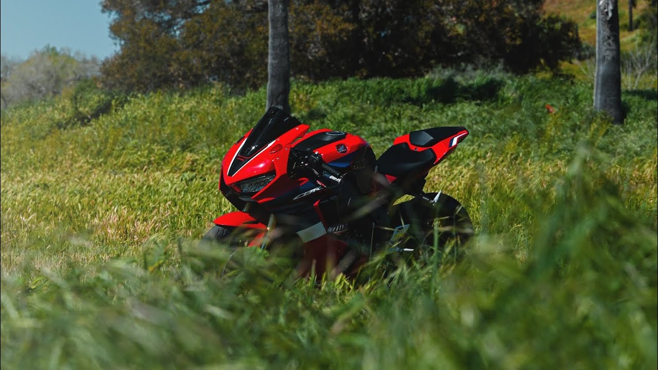 Honda CBR1000RR 2022 года с настройкой прошивки BT Moto ECU Flash, динамометрическими испытаниями...