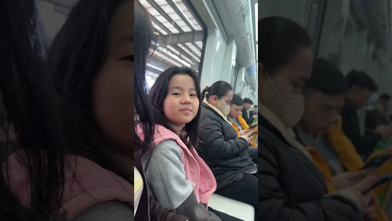 Song linh trải nghiệm đi tàu Metro