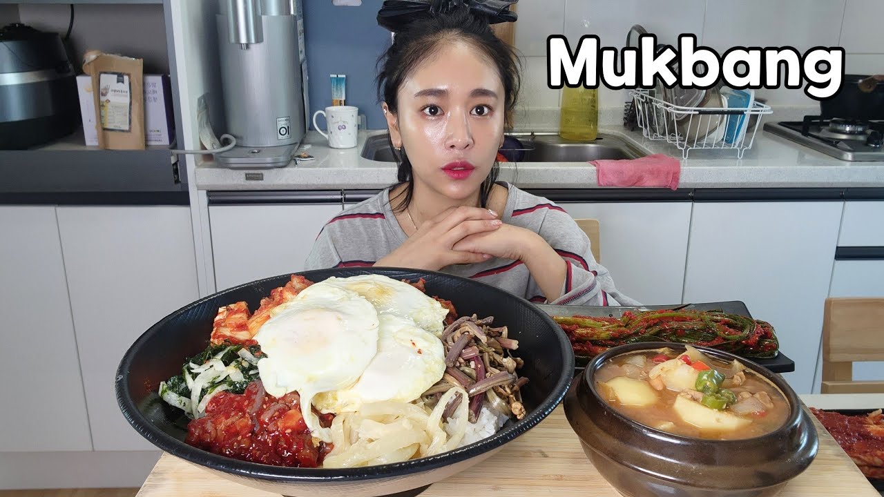 냉장고 탈탈 털어서 반찬넣고 얼굴만한 실비김치넣은 비빔밥과 청국장 먹방은 못참지요! Korean Food Spicy Bibimbap Mukbang eating show