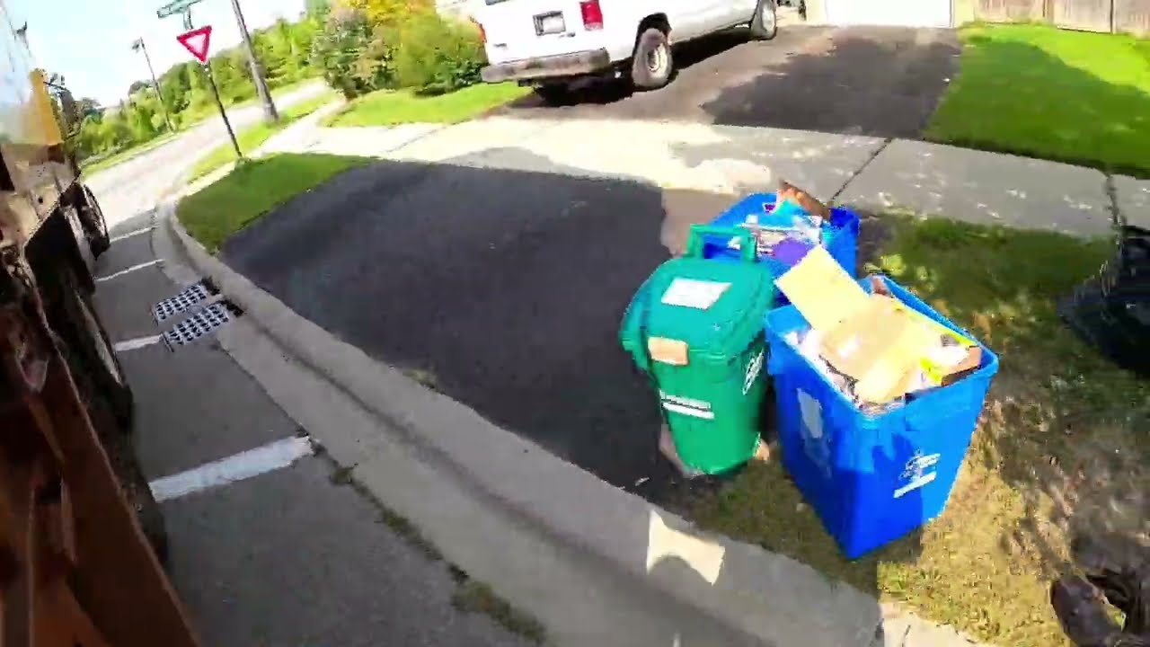 Recycle & Organics + dumping the truck POV