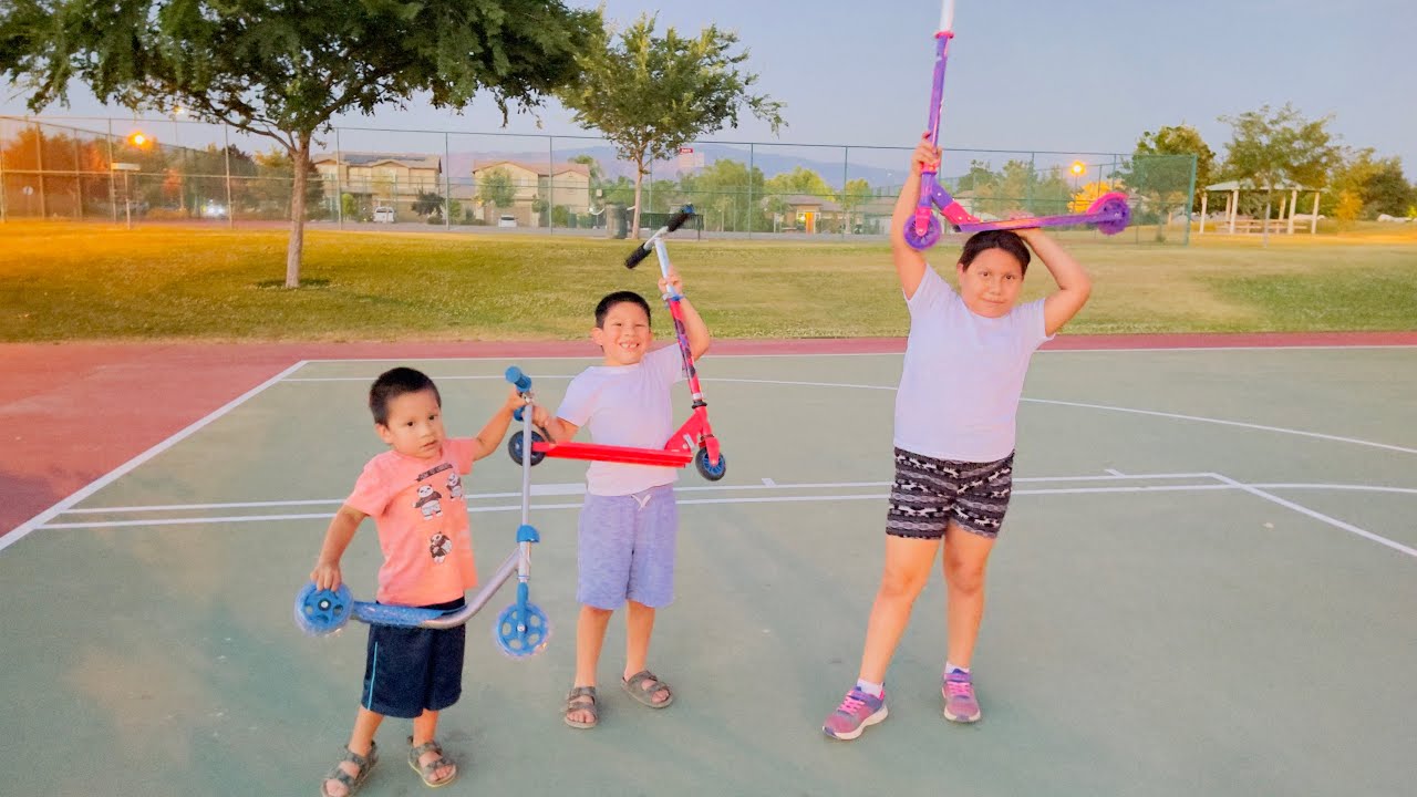 Mis niños jugando scooter 🛴🛴🛴🛴😊😊
