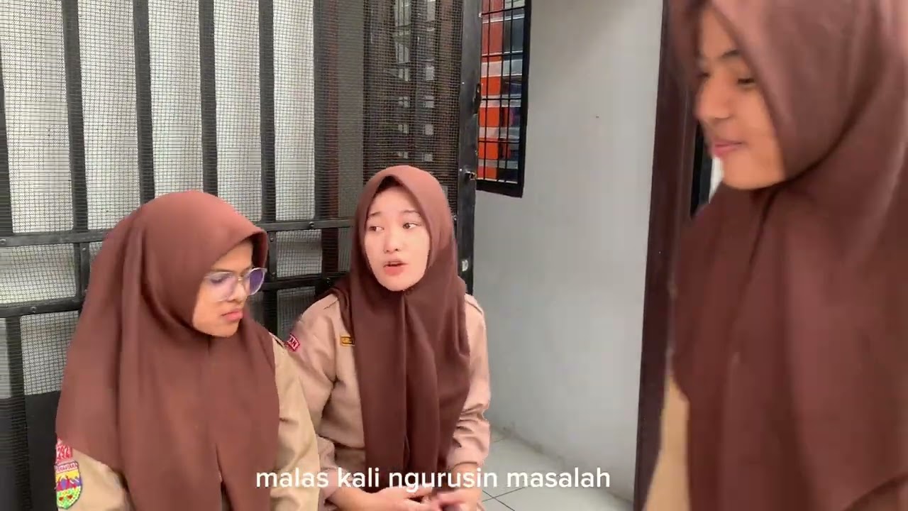 Film Pendek Kasus Pelanggaran Hak dan pengingkaran Kewajiban di Sekolalah ( KELOMPOK 6 )
