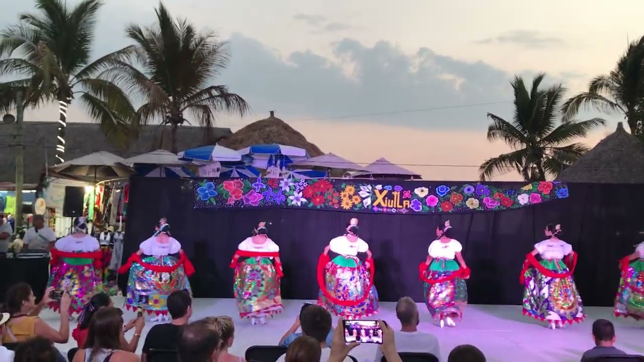 Puebla~China poblana - Xiutla