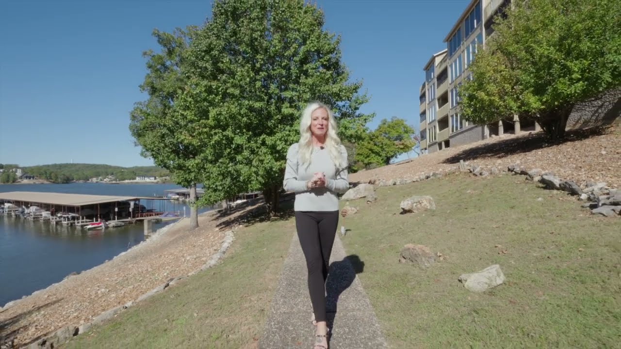 💥DEAL ALERT! Walk-in condo at Lake of the Ozarks $245,000 Bay Point Village #332 Osage Beach