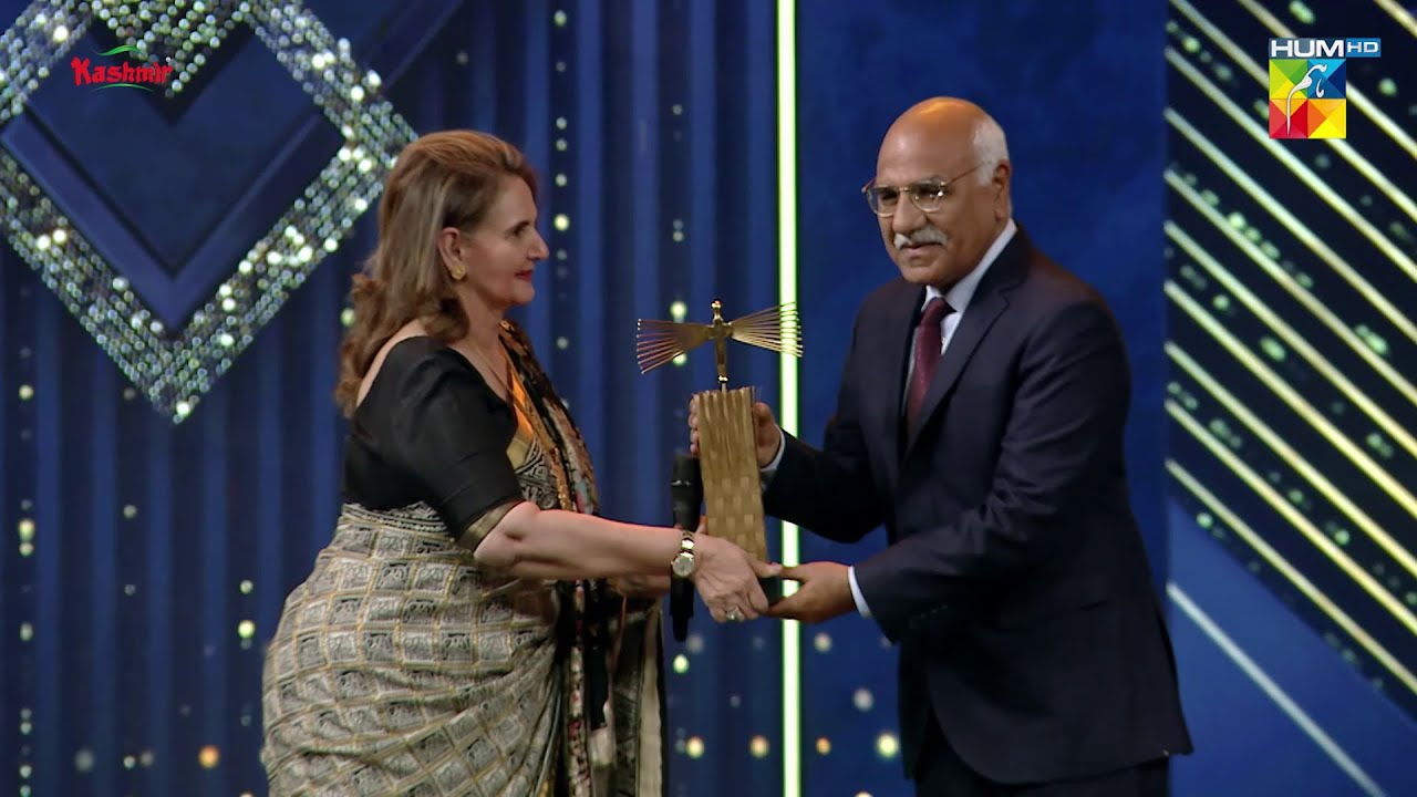 Dr Amjad Saqib - Founder of Akhuwat Foundation - Kashmir HUM Women Leaders Award 2024