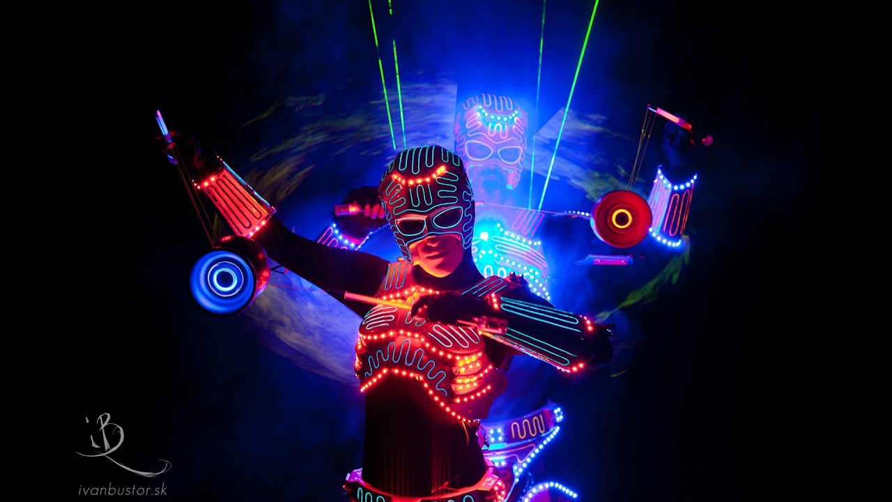 Electric show from Duo Aratron Aspis with Pixel Graphicpoi , as Tron Show
